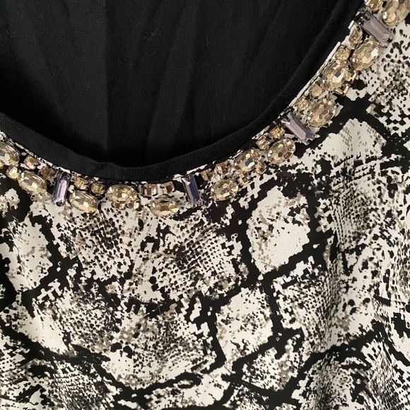 Express Embellished Tank Size L - Picture 5 of 5